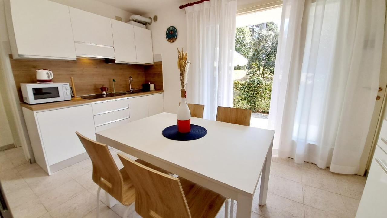 Villa Barbara Fra I Pini Lignano Sabbiadoro Bagian luar foto