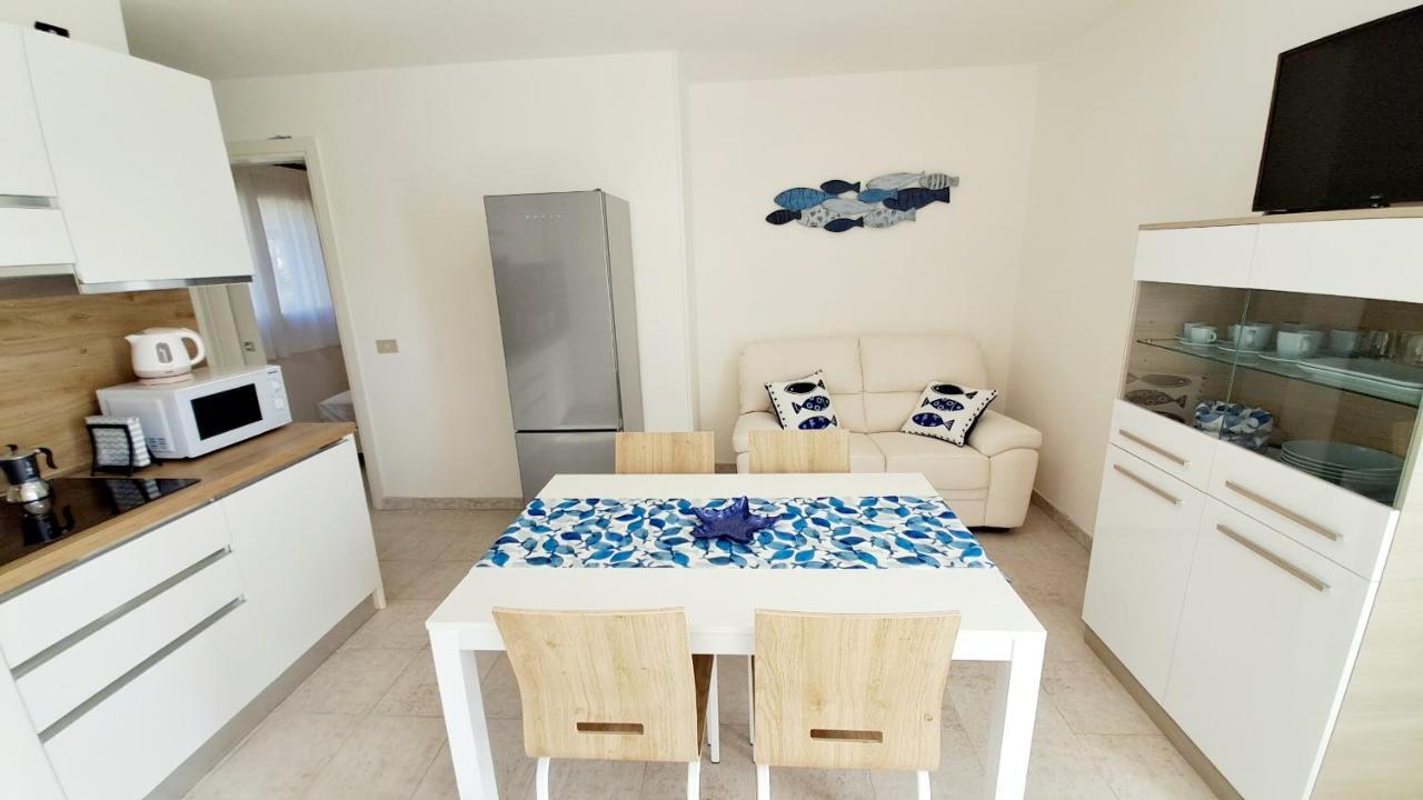 Villa Barbara Fra I Pini Lignano Sabbiadoro Bagian luar foto