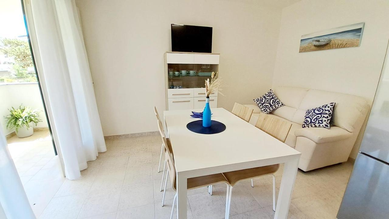 Villa Barbara Fra I Pini Lignano Sabbiadoro Bagian luar foto